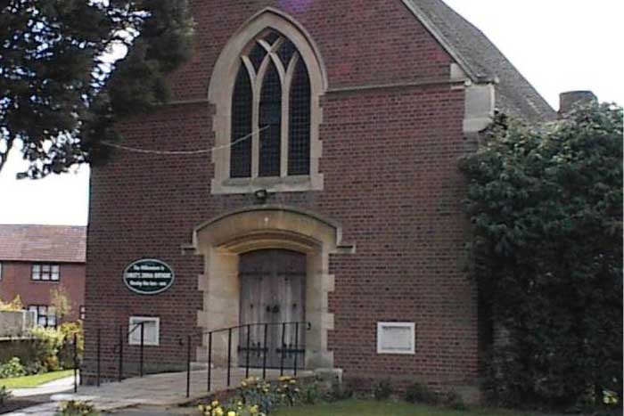slide03 View of the front entrance to Broomfield URC Church.